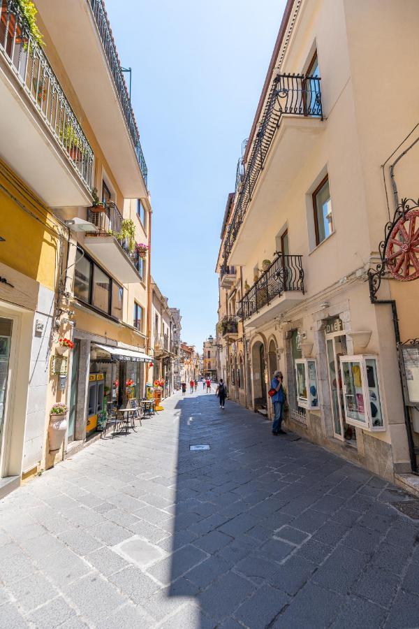 Lighthouse Apartment Taormina Bagian luar foto